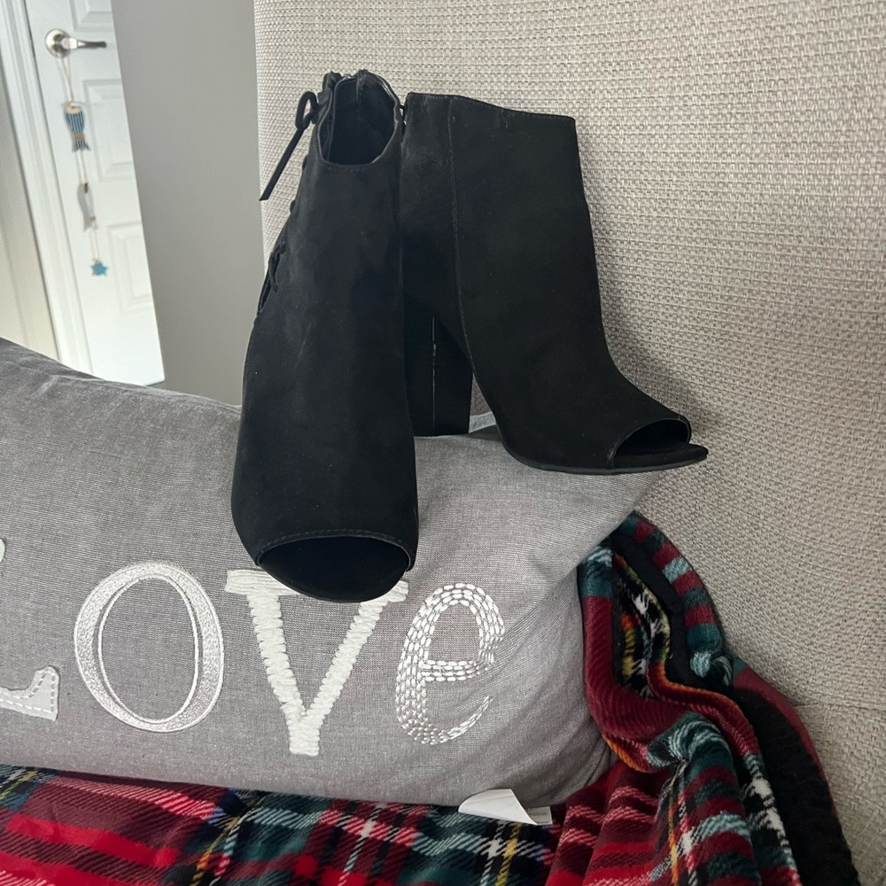 Ana brand size 9.5 women's open toe booties- black suede topper